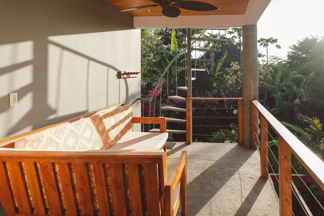 Iluminar Beachfront Suites Nosara Exteriör bild