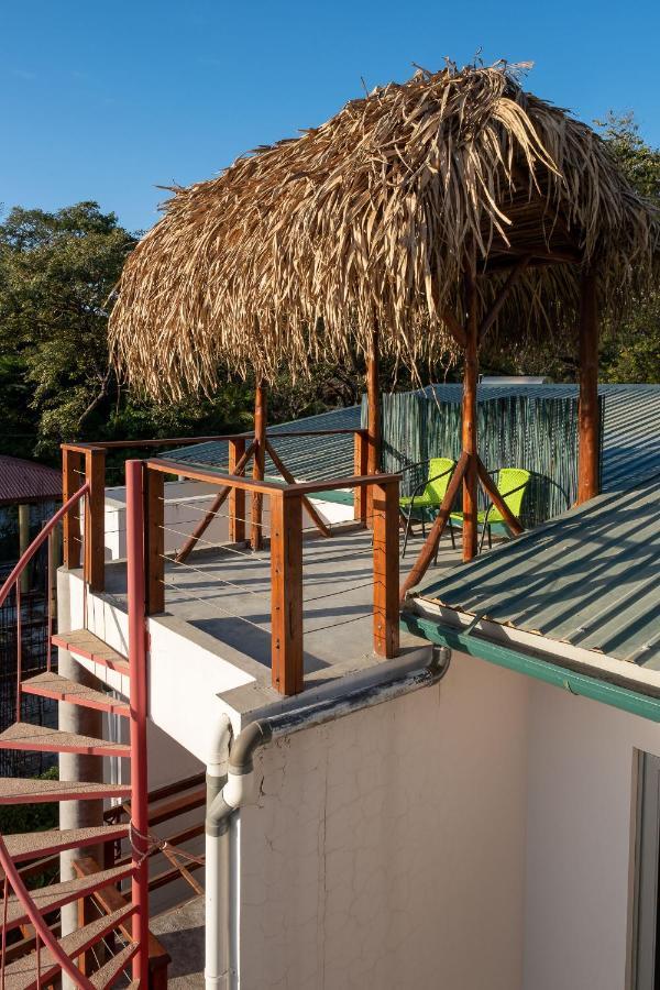 Iluminar Beachfront Suites Nosara Exteriör bild