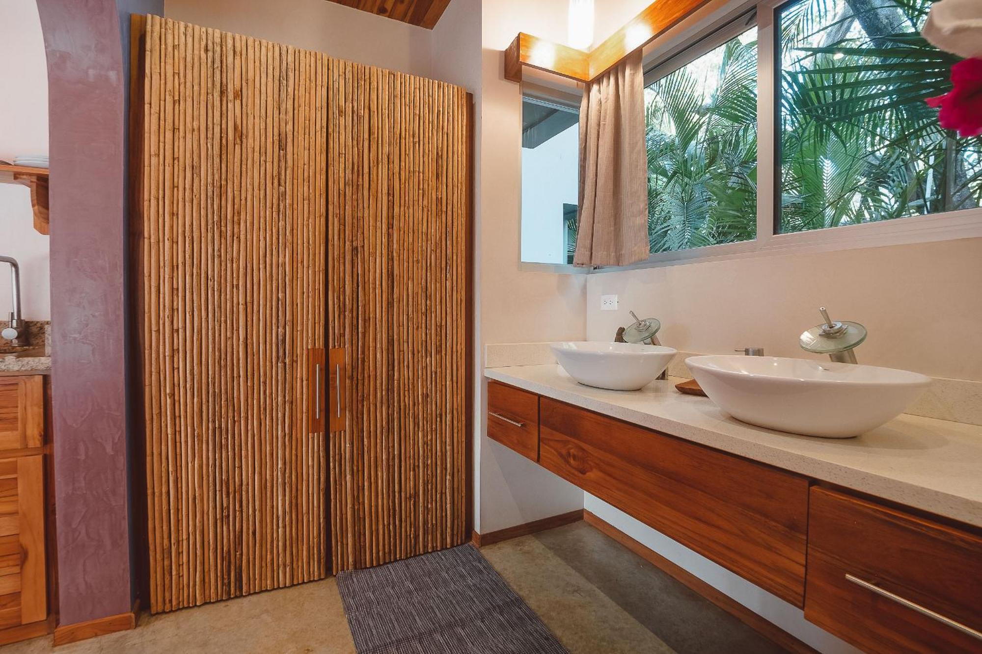 Iluminar Beachfront Suites Nosara Exteriör bild